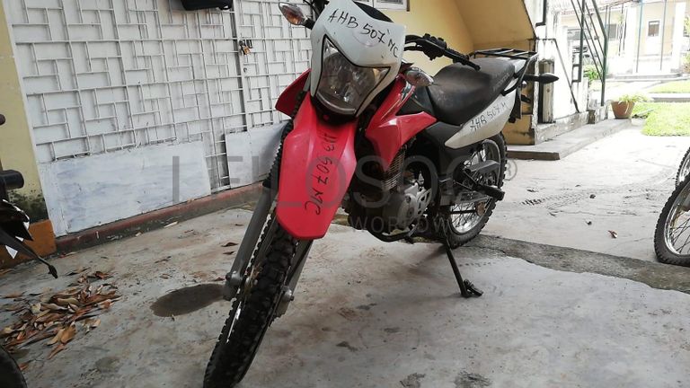 Honda Xr 125 red ·