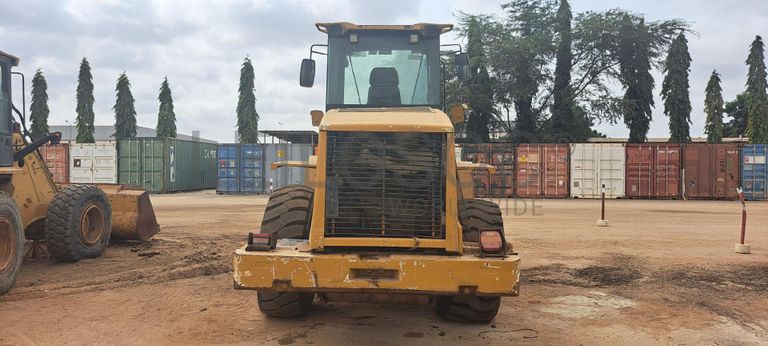 Pá Carregadora CATERPILLAR 938G · Viana