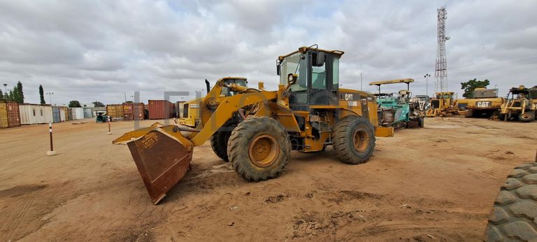 Pá Carregadora CATERPILLAR 938G · Viana