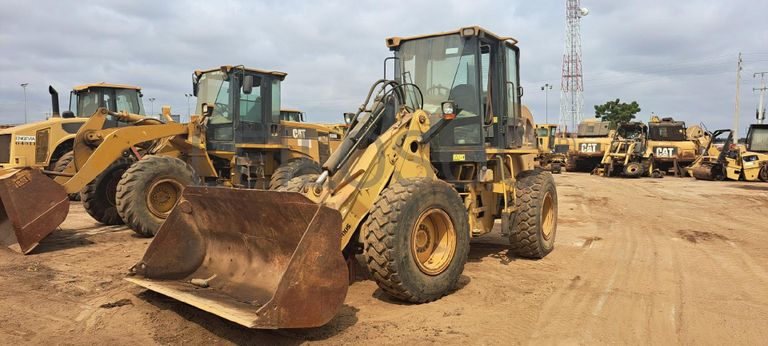 Pá Carregadora CATERPILLAR 924G · Viana