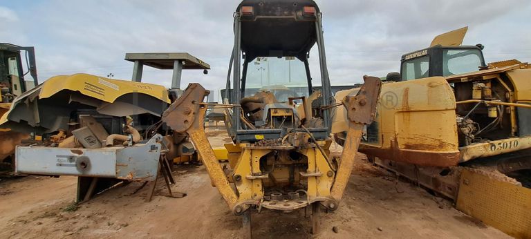 Retroescavadora CATERPILLAR 416E · Viana