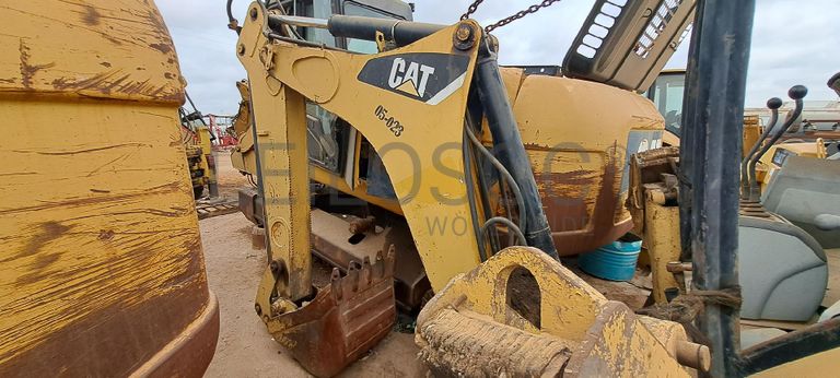 Retroescavadora CATERPILLAR 416E · Viana