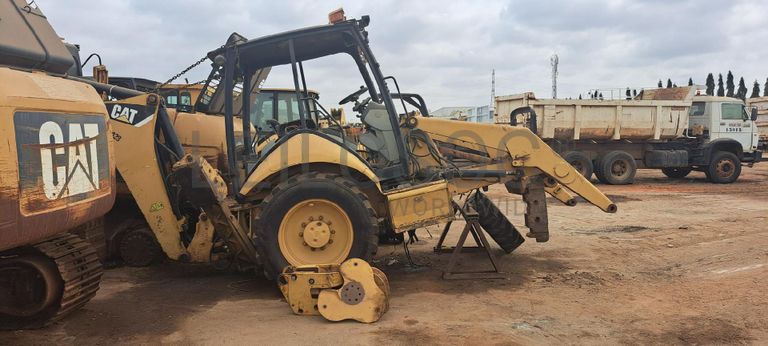 Retroescavadora CATERPILLAR 416E · Viana