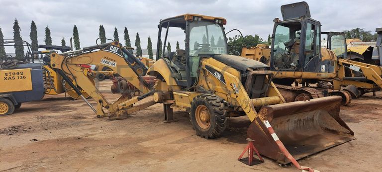 Retroescavadora CATERPILLAR 416E · Viana