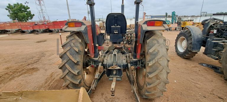 Trator agrícola MASSEY FERGUSON MF-425 · Viana