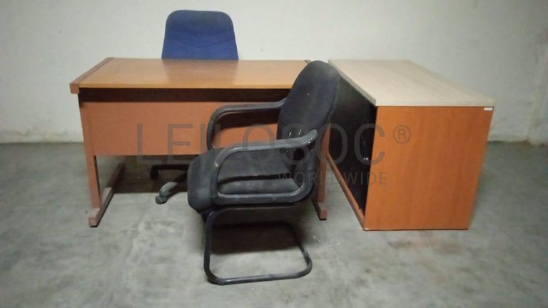 Mobiliário de escritório ·