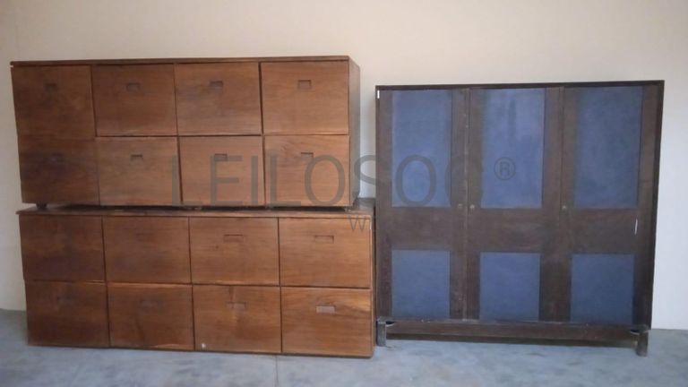 Mobiliário de escritório ·