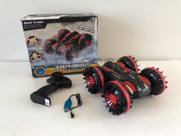 Veículo Anfíbio telecomandado