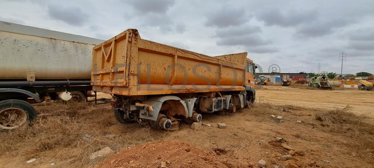 Camião basculante MAN TGA35.440