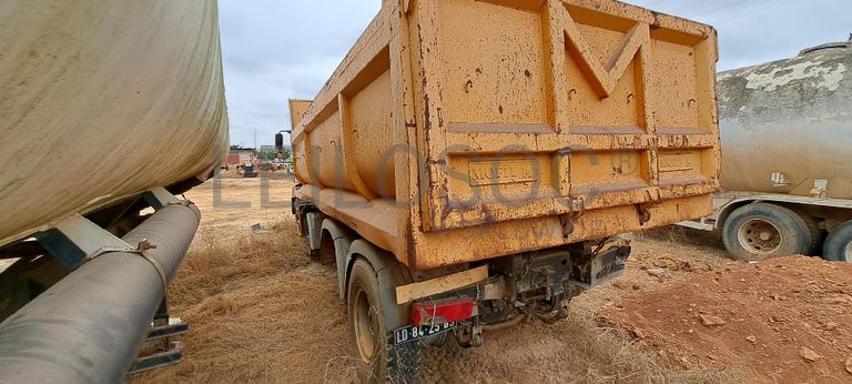 Camião basculante MAN TGA35.440
