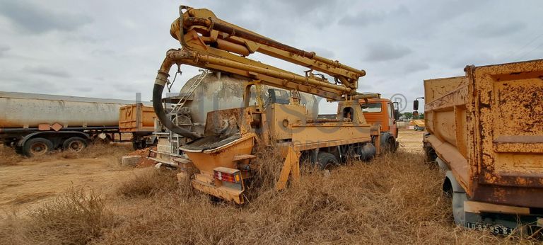 Camião autobomba MERCEDES BENZ 1922K