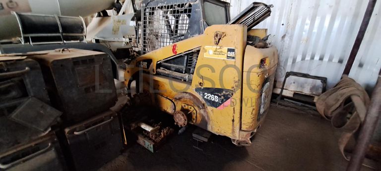 Mini pá CATERPILLAR 226B