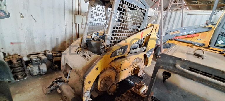 Mini pá CATERPILLAR 226B