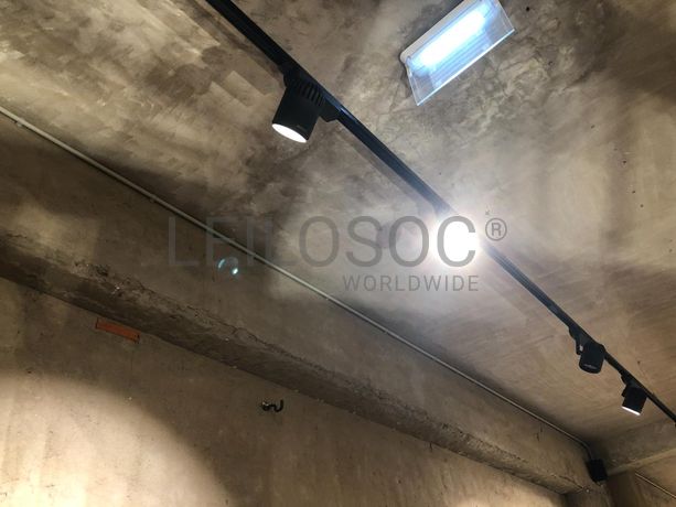 Focos, Candeeiros e Colunas