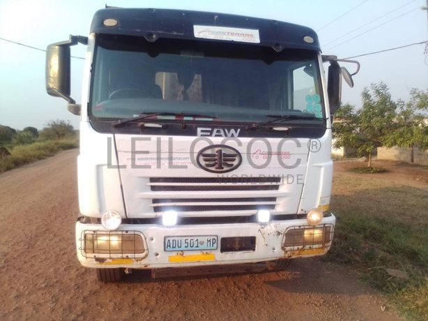 Camião FAW 3320