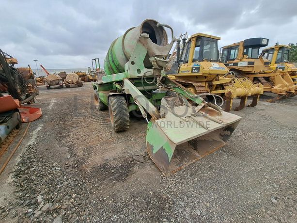 Betoneira Móvel (3M3) MERLO DBM 2500 EV · Viana