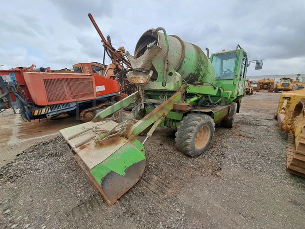 Betoneira Móvel (3M3) MERLO DBM 2500 EV · Viana