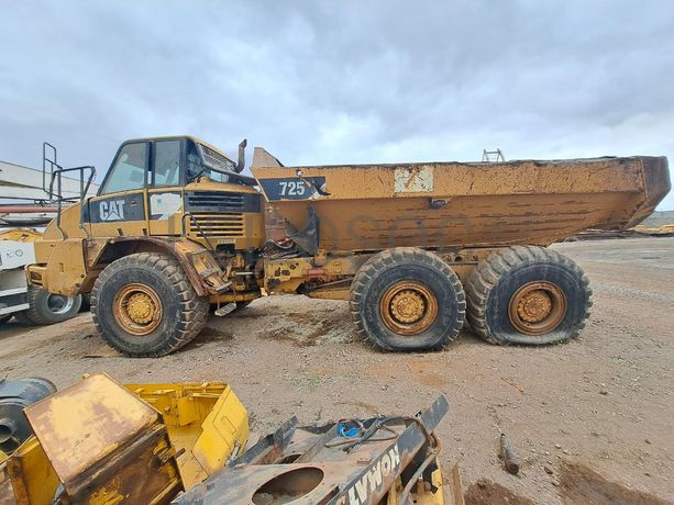 Dumper (30T) CATERPILLAR 725 · Viana