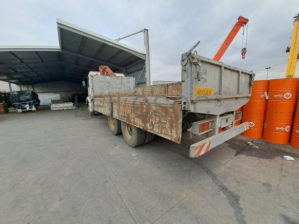 Camião (26T) c/ Braço Hidráulico VOLVO NH 12 ·