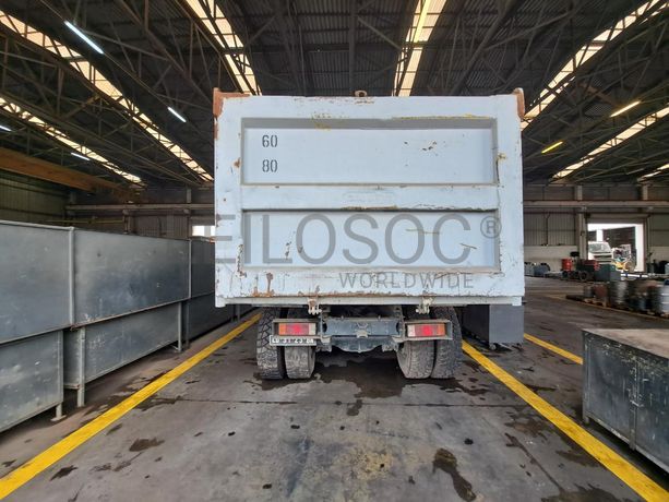 Camião Basculante 26 T (6X4) VOLVO FM 13-400 · Viana