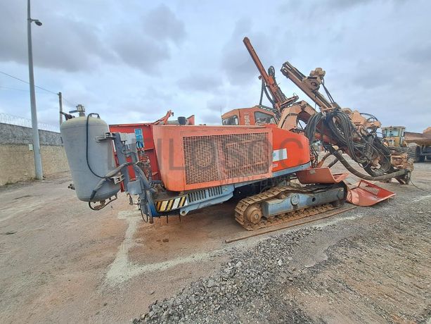 Perfuradora SANDVIK DX 700 · Viana