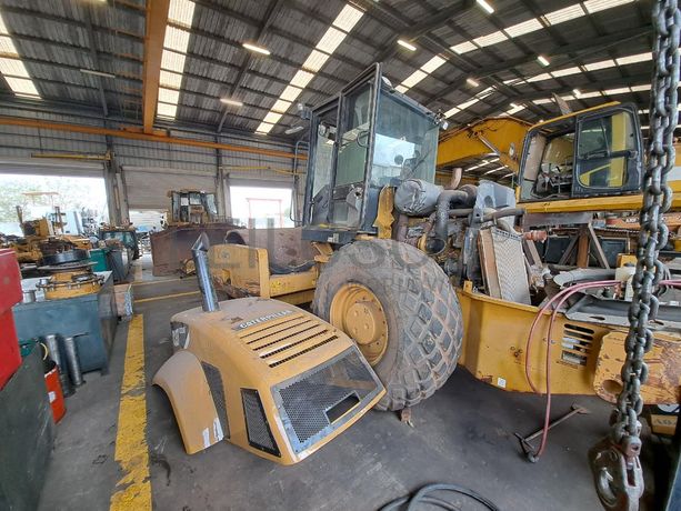 Cilindro Vibrador de Solos (19T) CATERPILLAR CS76 XT · Viana