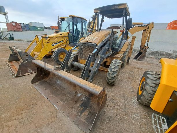 Retroescavadora CATERPILLAR 428 D · Viana