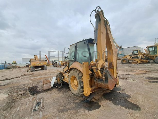 Retroescavadora CATERPILLAR 428 D · Viana