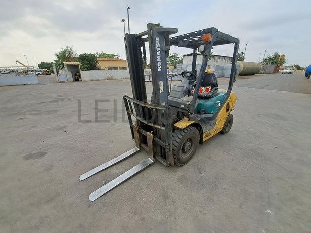 Empilhador KOMATSU FD25T-16 · Viana