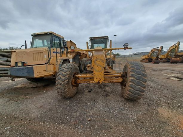 Motoniveladora CATERPILLAR · Viana