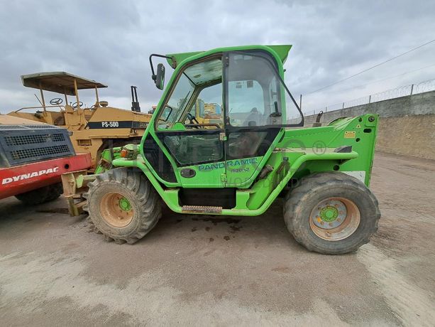 Empilhador telescópico MERLO · Viana