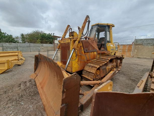 Bulldozer KOMATSU D65E-12 · Viana