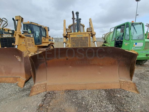 Bulldozer KOMATSU D65E-12 · Viana