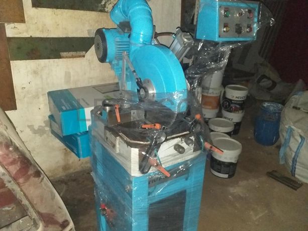 Máquina de corte de alumínio