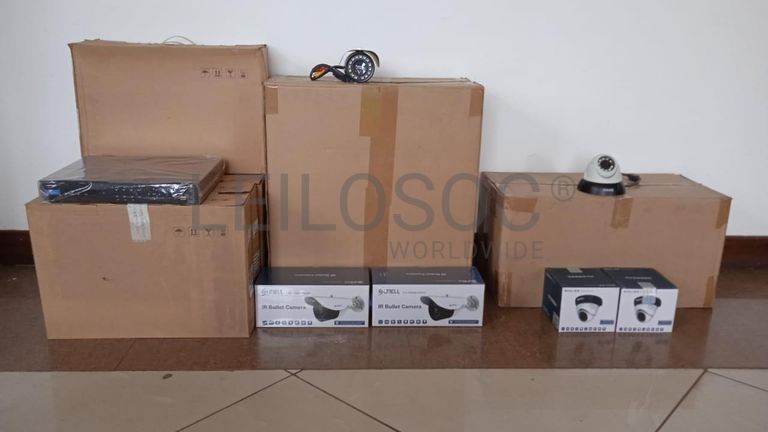 Equipamentos de segurança + Câmeras Bullet + Câmeras Eyeball + Câmeras Eyeball + Câmeras Eyeball + Câmeras Eyeball ·