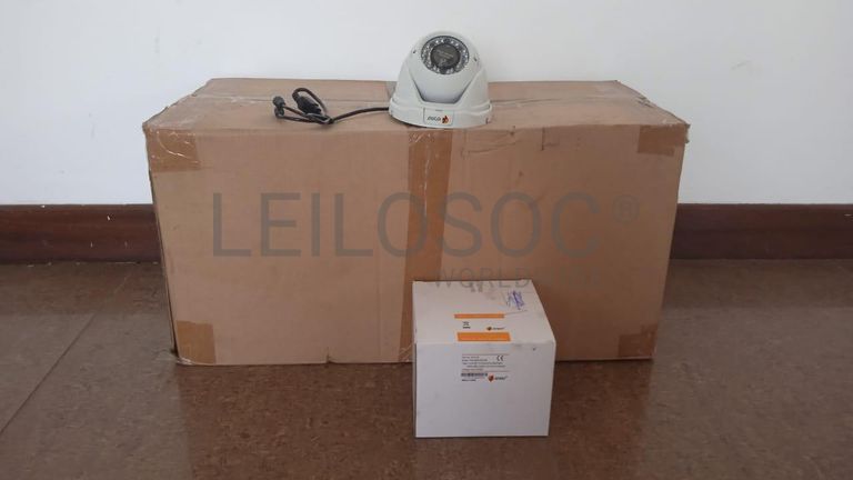 Equipamentos de segurança + Câmeras bullet + Câmeras bullet + Câmeras bullet + Câmeras Dome + Câmeras Dome ·