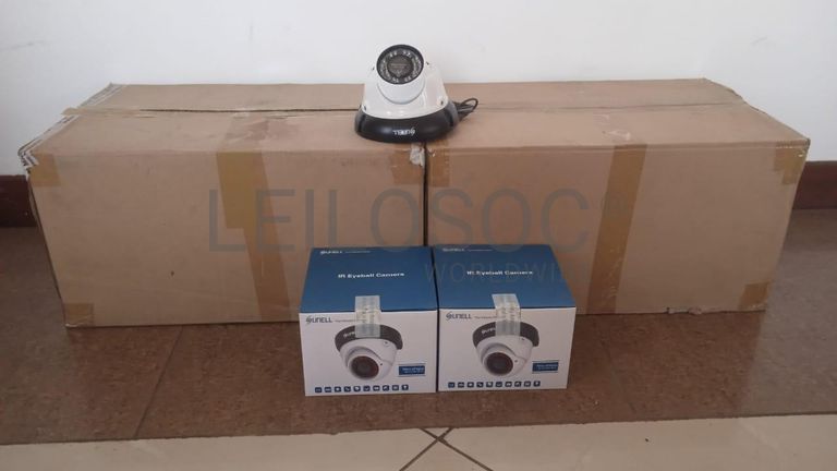 Equipamentos de segurança + Câmeras Dome + Câmeras Bullet + Câmeras Bullet + Câmeras Bullet + Câmeras Bullet ·