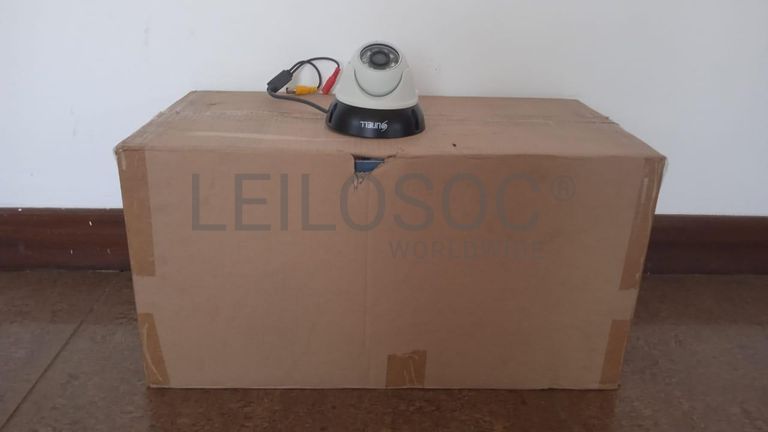 Equipamentos de segurança + Câmeras Bullet + Câmeras Eyeball + Câmeras Eyeball + Câmeras Eyeball + Câmeras Eyeball ·