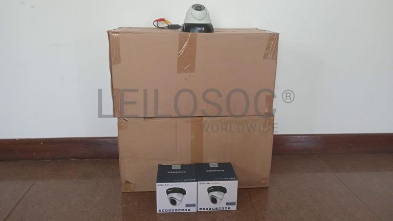 Equipamentos de segurança + Câmeras Bullet + Câmeras Eyeball + Câmeras Eyeball + Câmeras Eyeball + Câmeras Eyeball ·