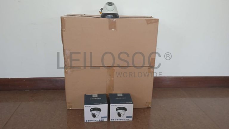 Equipamentos de segurança + Câmeras Bullet + Câmeras Eyeball + Câmeras Eyeball + Câmeras Eyeball + Câmeras Eyeball ·