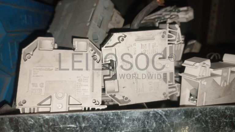 Conectores porta fusível ·