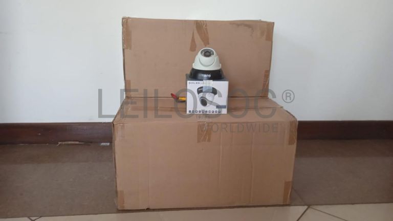 Equipamentos de segurança + Câmeras Eyeball + Câmeras Eyeball + Câmeras Eyeball + Câmeras Eyeball + Câmeras Eyeball ·