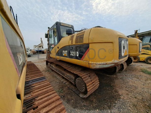 Escavadora (20 Ton.) CATERPILLAR 320D · Viana