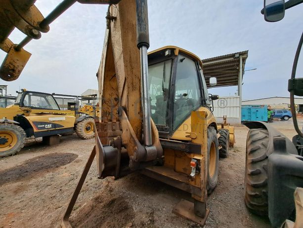 Retroescavadora (9 Ton.) CATERPILLAR 428F · Viana