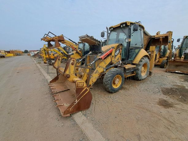 Retroescavadora (9 Ton.) CATERPILLAR 428F · Viana