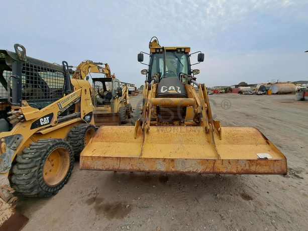 Retroescavadora (9 Ton.) CATERPILLAR 428E · Viana