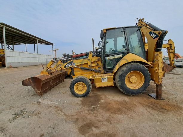 Retroescavadora (9 Ton.) CATERPILLAR 428E · Viana