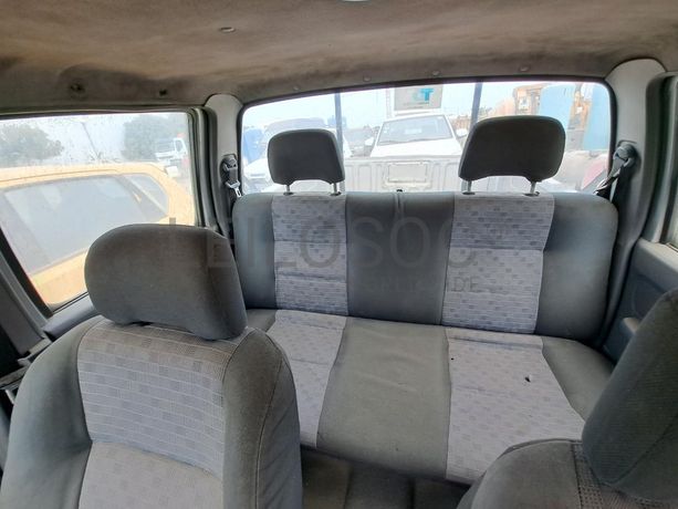 Pick-up NISSAN HARDBODY 4x4 D/C · Viana