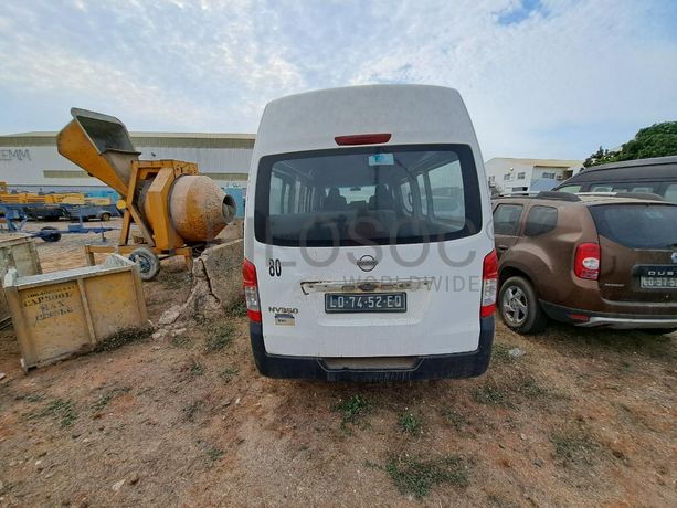 Miniautocarro NISSAN URVAN · Viana