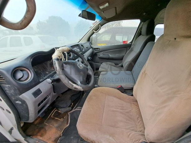 Miniautocarro NISSAN URVAN · Viana